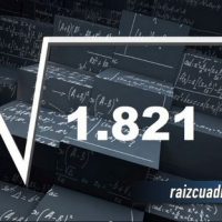 Resultado de la raíz cuadrada de 1821