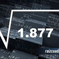 Resultado de la raíz cuadrada de 1877