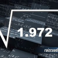 ¿Qué se obtiene al resolver la raíz de 1972?