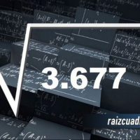 ¿Qué se obtiene al resolver la raíz cuadrada de 3677?