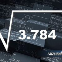 Resultado de la raíz de 3784