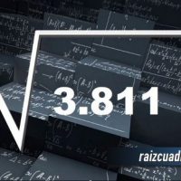 ¿Qué se obtiene al resolver la raíz de 3811?