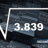 ¿Qué se obtiene al resolver la raíz de 3839?