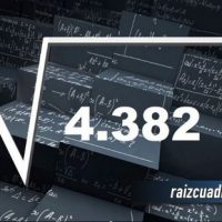 Resultado de la raíz cuadrada de 4382