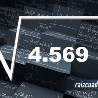 ¿Qué se obtiene al resolver la raíz de 4569?