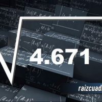 ¿Qué se obtiene al resolver la raíz de 4671?