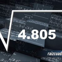 ¿Cuál es la raíz de 4805?