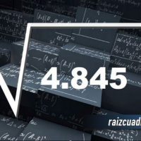 Resultado de la raíz cuadrada de 4845