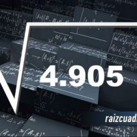 ¿Qué se obtiene al resolver la raíz de 4905?