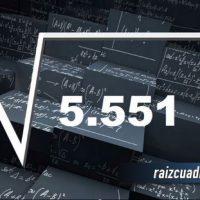 ¿Qué resultado obtenemos al resolver la raíz cuadrada de 5551?