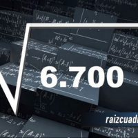 Resultado de la raíz cuadrada de 6700