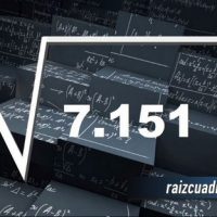 ¿Qué se obtiene al resolver la raíz de 7151?