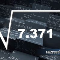 ¿Qué se obtiene al resolver la raíz cuadrada de 7371?