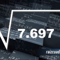Resultado de la raíz de 7697