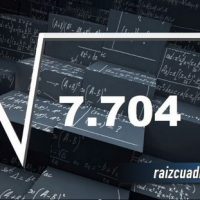 Resultado de la raíz cuadrada de 7704