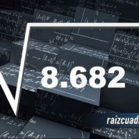 ¿Qué se obtiene al resolver la raíz de 8682?